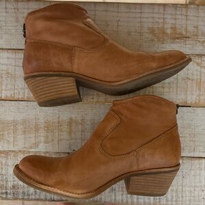 Sofft “Aisley” Leather Ankle Boots